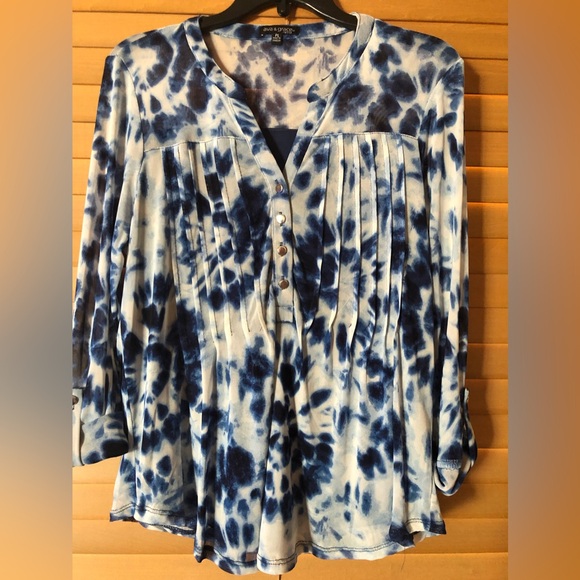 AVA & GRACE LIKE NEW TOP/LINED INSIDE,SILVER BUTTONS CLOSURE/ 3/4 ROLL SLEEVES - Picture 8 of 8